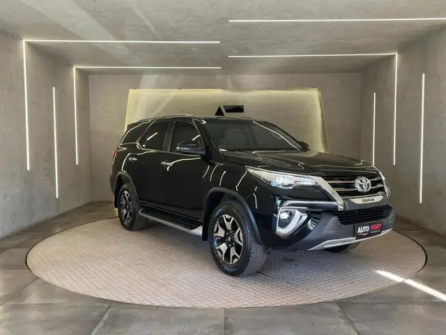 Carro Toyota SW4 2019 2.8 TDI SRX Diamond 7L 4x4 (Aut)
