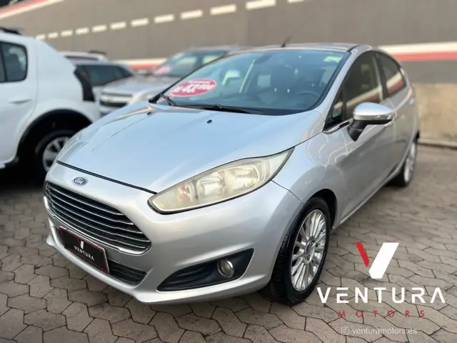 Carro Ford Fiesta Hatch 2014 SE 1.6