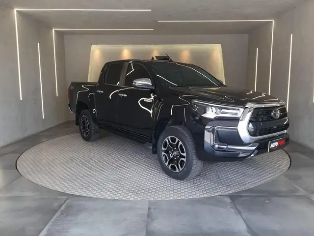 Carro Toyota Hilux Cabine Dupla 2023 SRX 4x4 2.8 Diesel