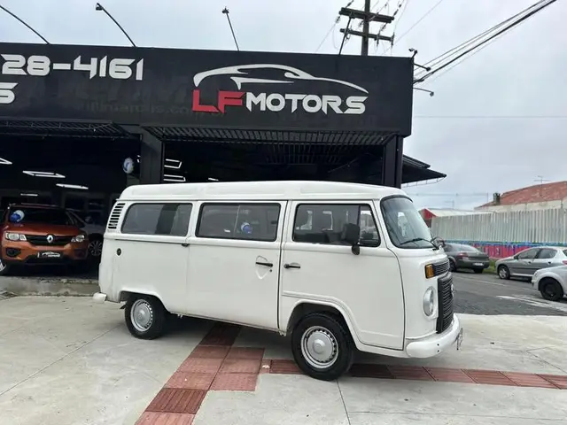 Carro Volkswagen Kombi 2012 Lotação 1.4 (Flex)