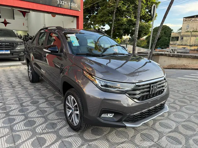 Carro Fiat Strada 2025 Volcano 1.3