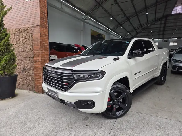 Carro RAM Rampage 2024 R/T 2.0 Turbo