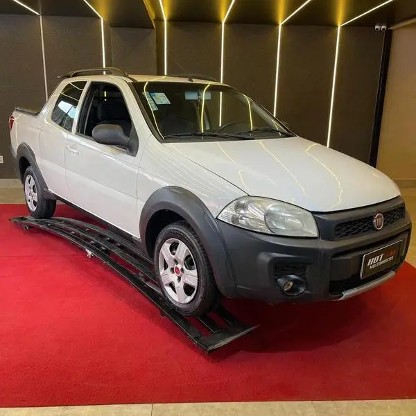 Carro Fiat Strada 2017 Hard Working 1.4 (Flex) (Cabine Dupla)