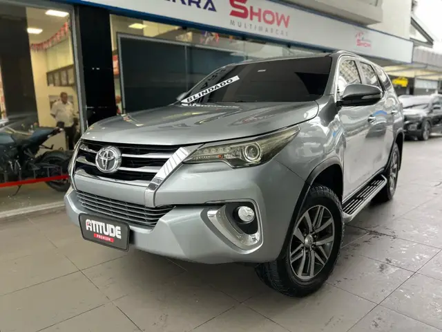 Carro Toyota SW4 2016 2.8 TDI SRX 7L 4x4 (Aut)