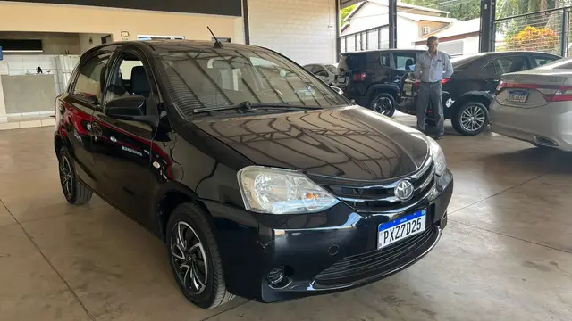Carro Toyota Etios 2017 X 1.3 (Flex)