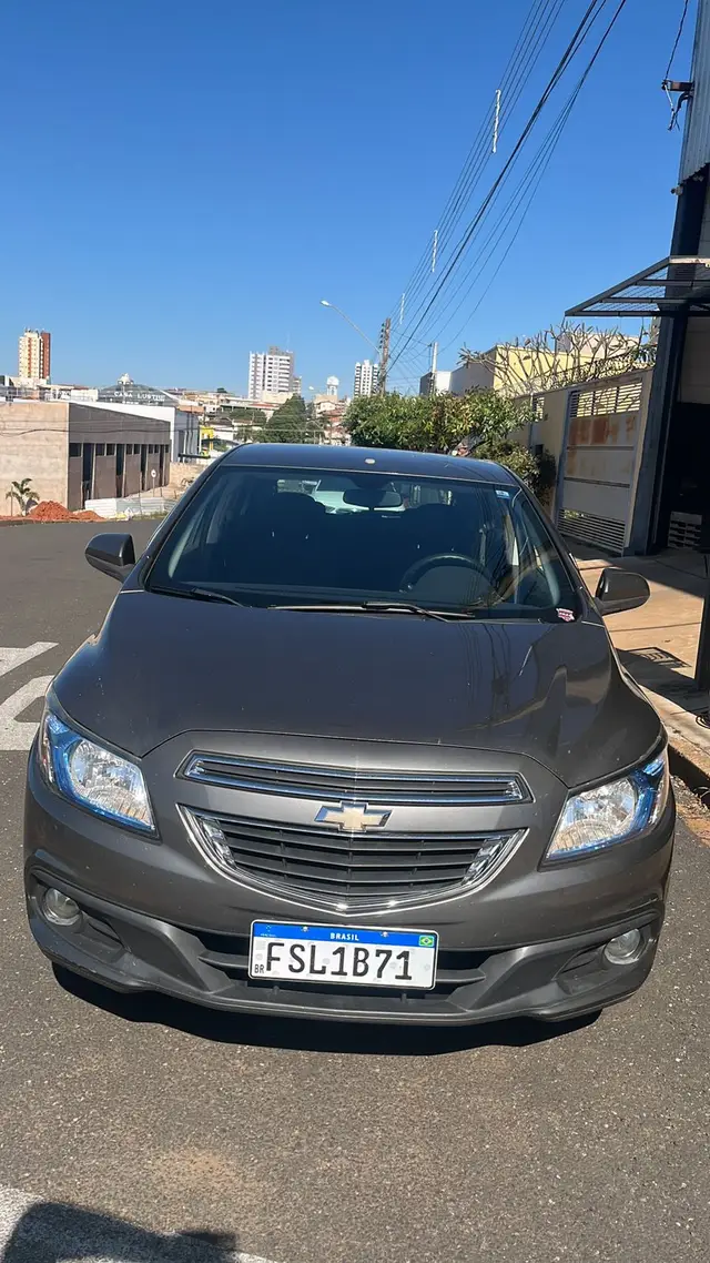 Carro Chevrolet Onix 2015 1.4 LT SPE/4