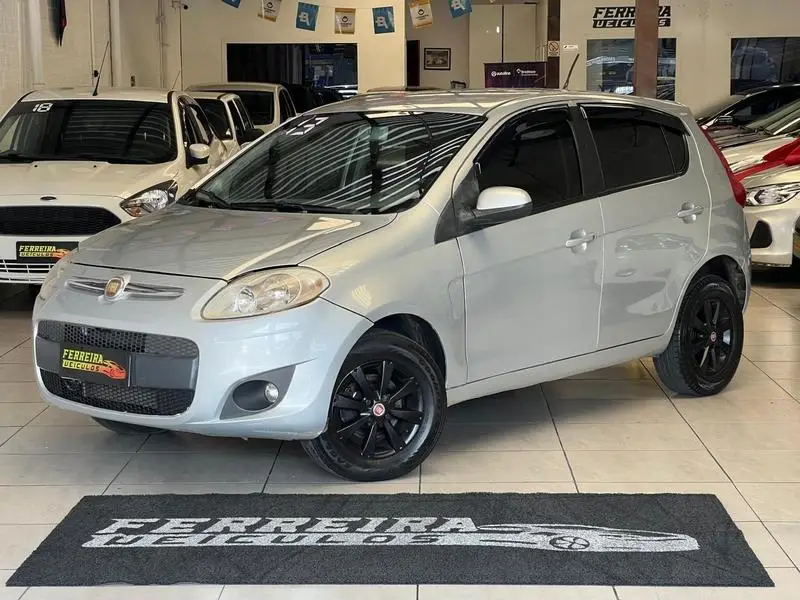 Fiat Palio Attractive 1.4 8V (Flex)