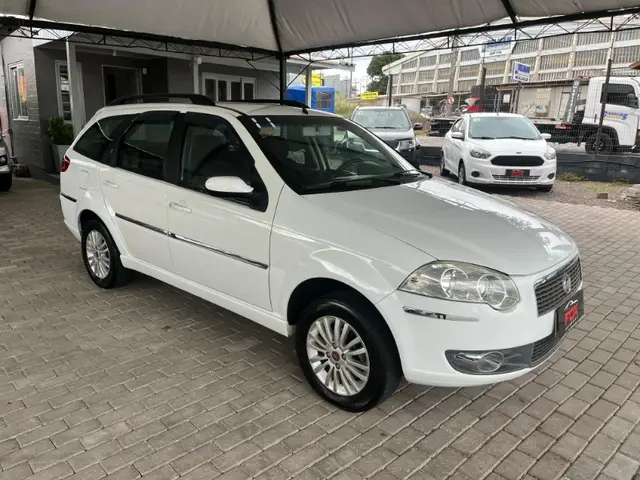 Carro Fiat Palio Weekend 2011 Attractive 1.4 8V (Flex)