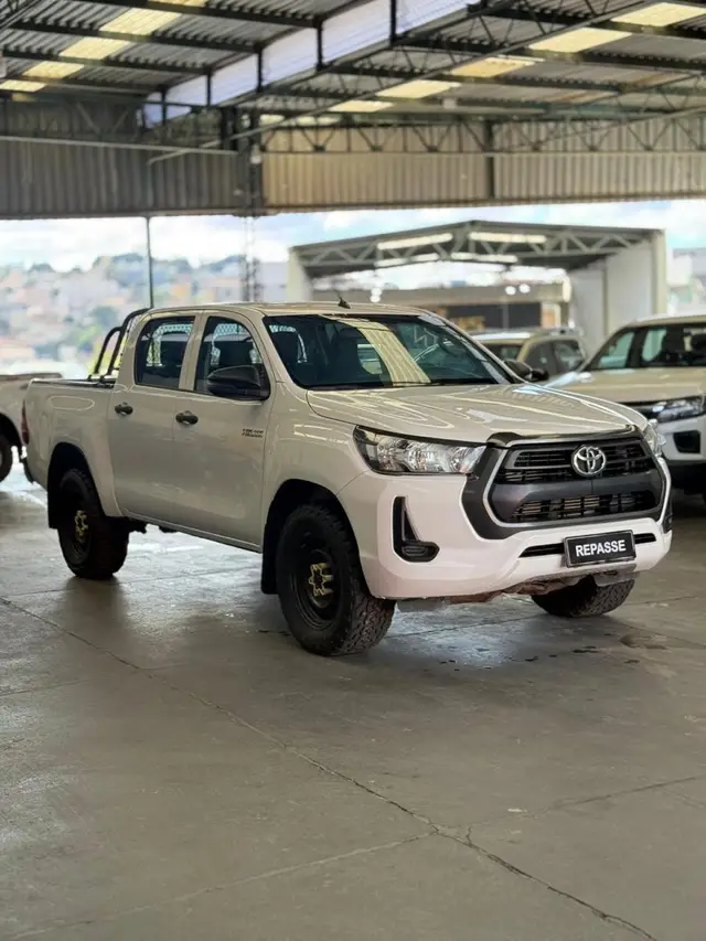 Carro Toyota Hilux Cabine Dupla 2024 STD Power Pack 4x4 2.8 Diesel