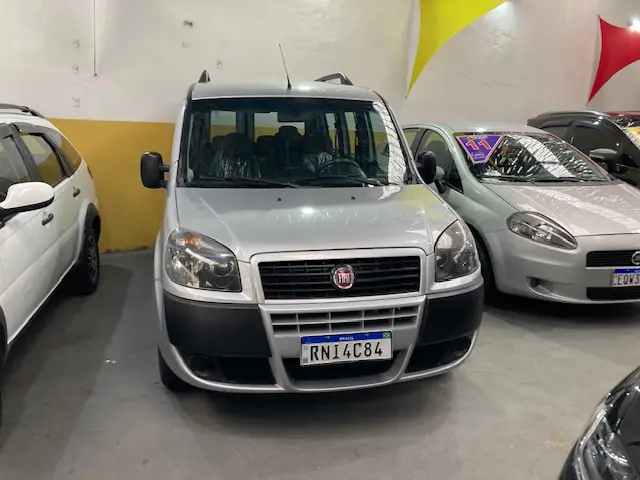 Carro Fiat Doblò 2021 Essence 1.8 16V (Flex)