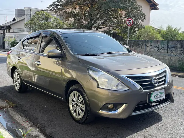 Carro Nissan Versa 2019 1.0 12V (Flex)