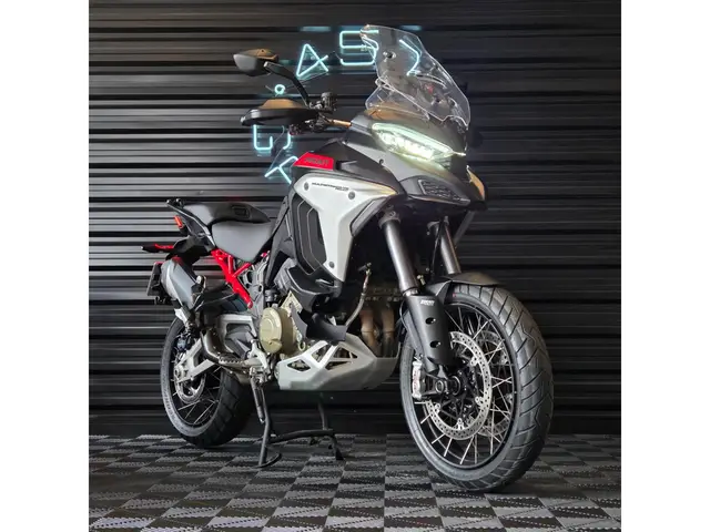 Carro Ducati Multistrada 2024 1160 V4 Rally