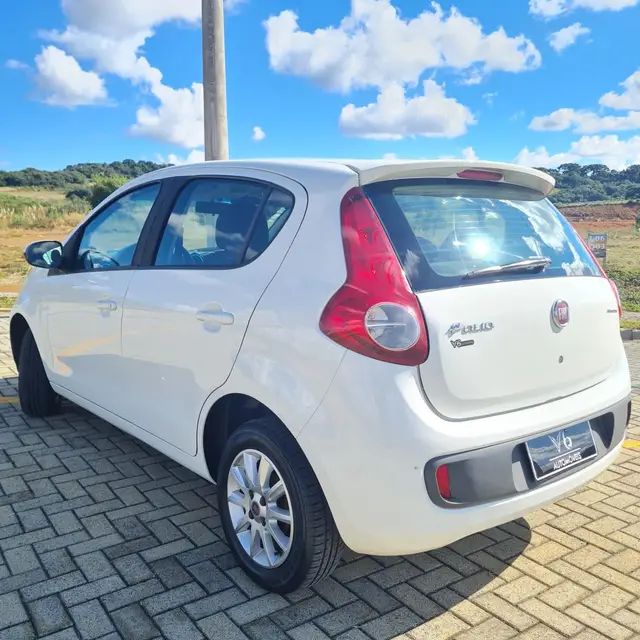 Carro Fiat Palio 2014 Attractive 1.0 8V (Flex)