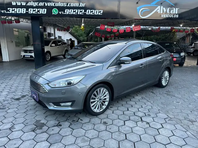 Carro Ford Focus Sedan 2016 Titanium Plus 2.0 PowerShift (Aut)