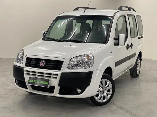 Carro Fiat Doblò 2015 Attractive 1.4 8V (Flex)