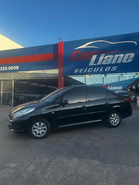 Carro Peugeot 207 2011 Hatch Quiksilver 1.4 8V (flex) (2 p.)
