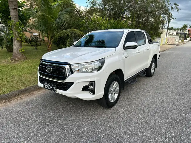 Carro Toyota Hilux Cabine Dupla 2019 Hilux 2.8 TDI CD SR 4x4 (Aut)