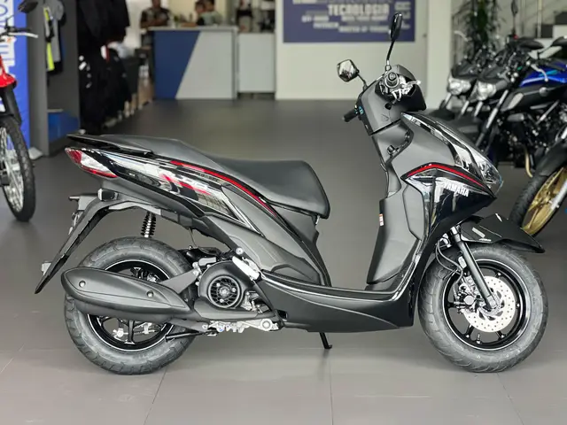 Carro Yamaha Fluo 2026 Hybrid Connected
