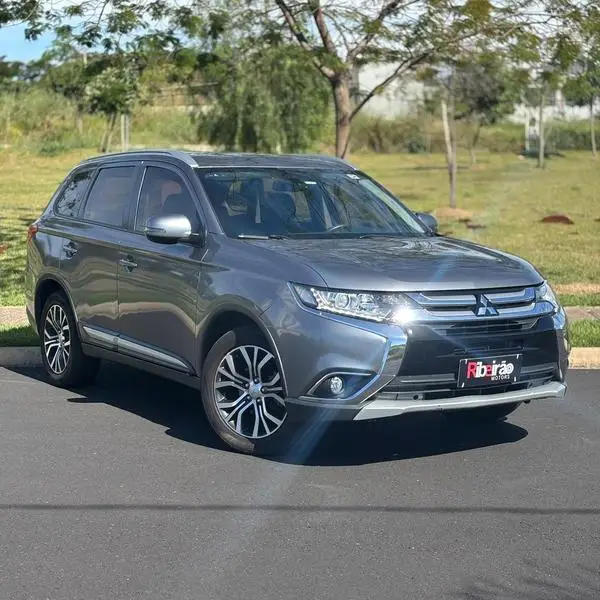 Carro Mitsubishi Outlander 2018 Comfort 2.0 16V (Aut)