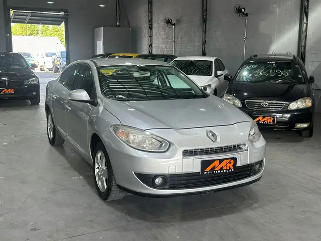 Carro Renault Fluence 2014 2.0 16V Dynamique (Flex)