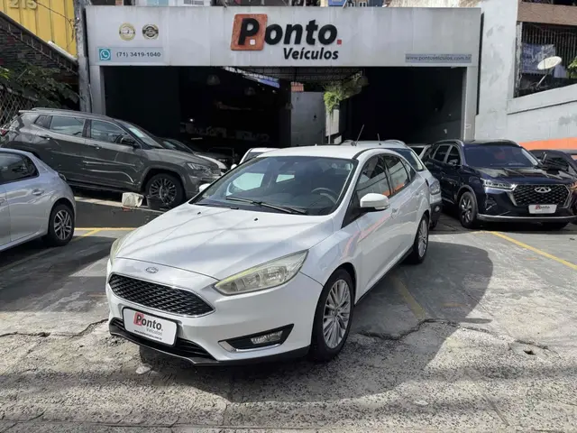 Carro Ford Focus Sedan 2017 SE 2.0 PowerShift