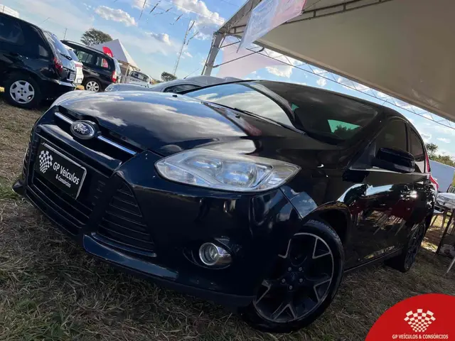Carro Ford Focus Hatch 2015 Titanium 2.0 16V PowerShift