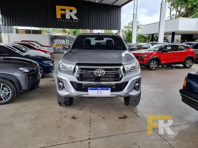 Carro Toyota Hilux Cabine Dupla 2020 Hilux 2.8 TDI SRX CD 4x4 (Aut)