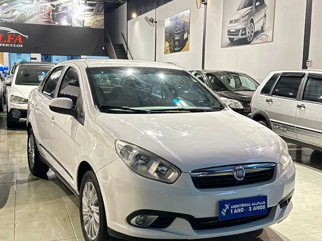 Carro Fiat Grand Siena 2014 Essence 1.6 16V (Flex)
