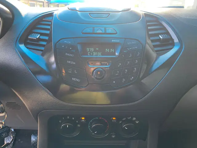 Carro Ford Ka Sedan 2018 SE 1.5 12v (Flex)