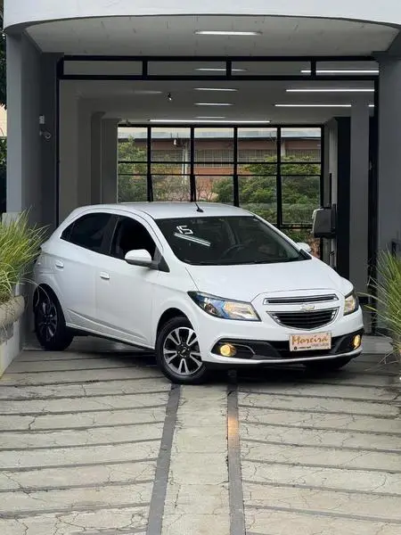 Carro Chevrolet Onix 2015 1.4 LTZ SPE/4 (Aut)