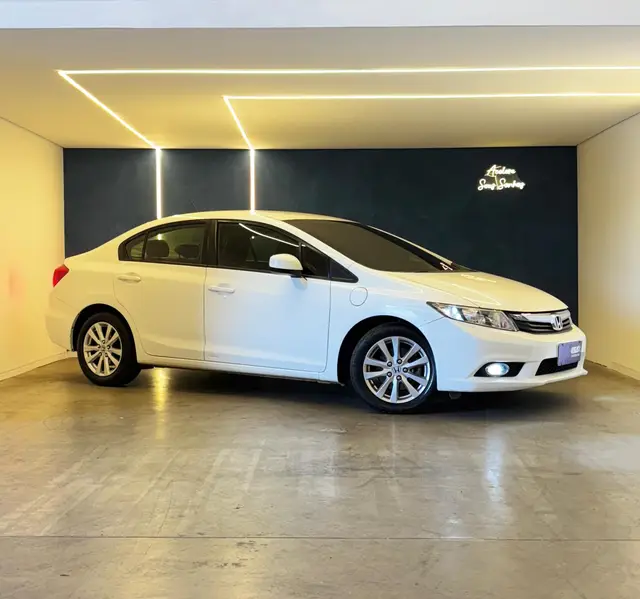 Carro Honda Civic 2014 New  LXS 1.8 16V i-VTEC (Flex)