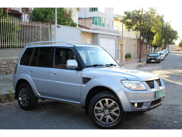Carro Mitsubishi Pajero TR4 2013 2.0 16V 4x2 (Flex) (Aut)