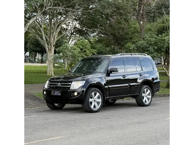 Carro Mitsubishi Pajero Full 2014 3.2 DI-D 5D HPE 4WD