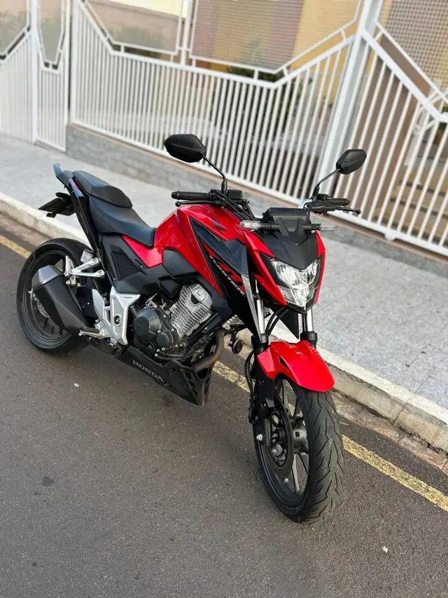 Moto Honda CB 300F Twister 2023 (CBS)