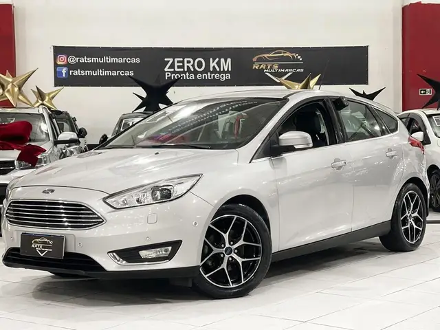 Carro Ford Focus Hatch 2017 Titanium 2.0 PowerShift