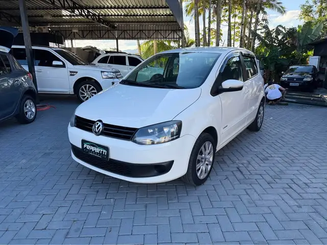 Carro Volkswagen Fox 2014 1.6 VHT (Flex)