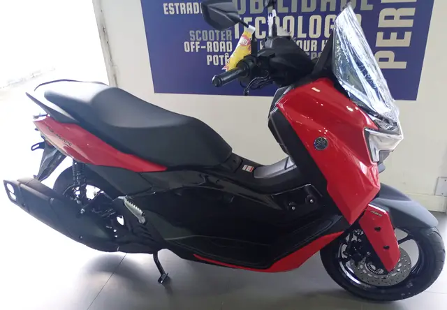 Moto Yamaha NMax 2025 Connected 160 ABS