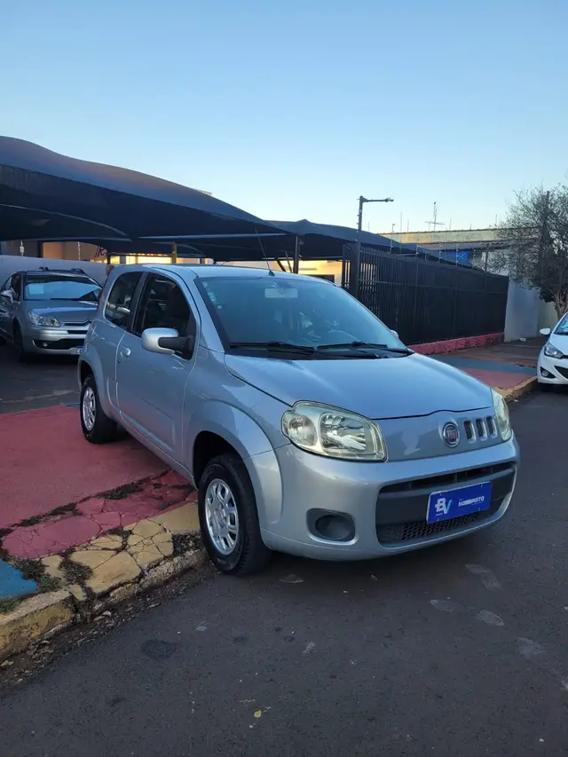 Carro Fiat Uno 2012 Vivace 1.0 8V (Flex) 2p