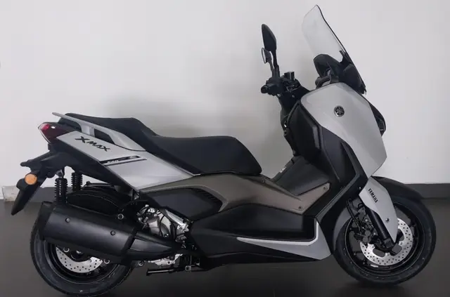 Carro Yamaha XMax 2025 250 Connected