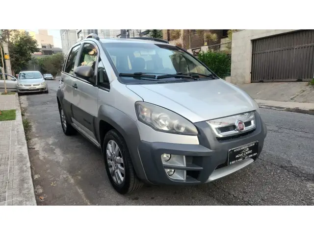 Carro Fiat Idea 2016 Adventure 1.8 16V E.TorQ (Flex)