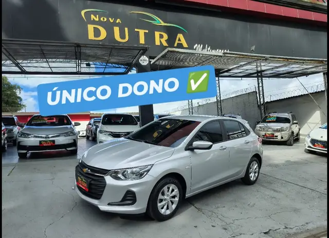 Carro Chevrolet Onix 2022 LT 1.0