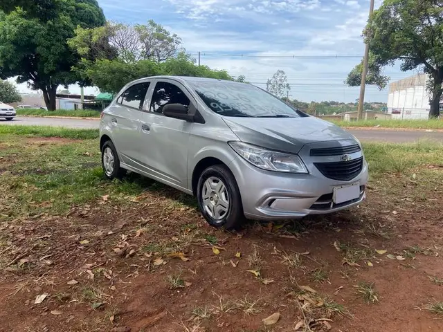 Carro Chevrolet Onix 2016 1.0 LS SPE/4