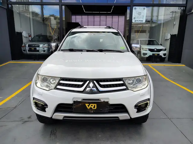 Carro Mitsubishi Pajero Dakar 2015 3.5 HPE 4WD (aut)(Flex)