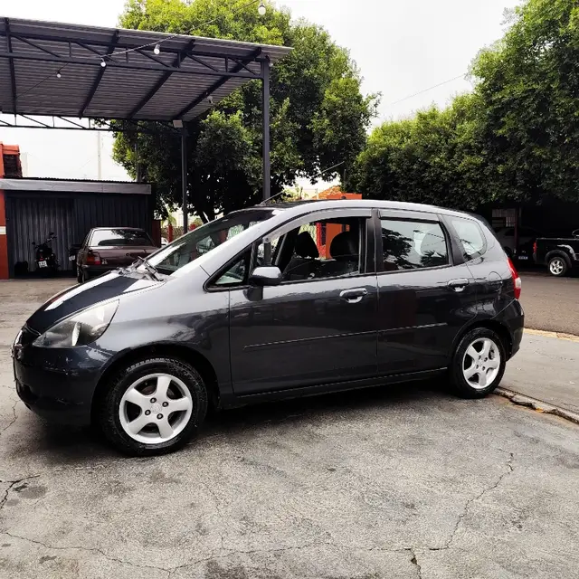 Carro Honda Fit 2005 LXL 1.4