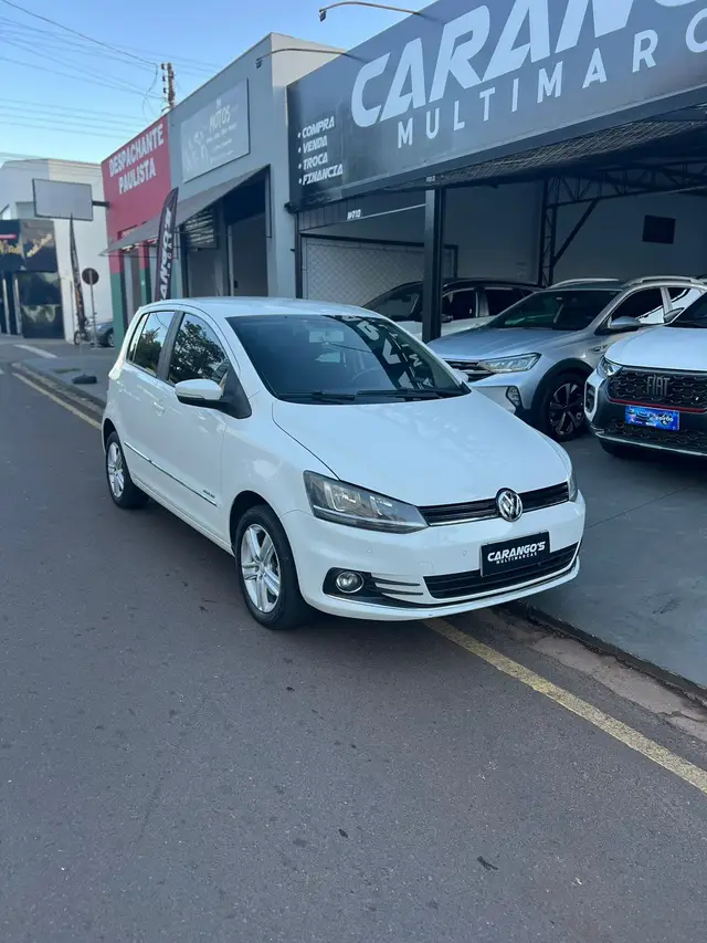 Carro Volkswagen Fox 2016 1.6 16v MSI Highline I-Motion (Flex)