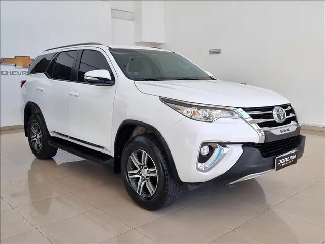 Carro Toyota SW4 2017 2.7 SR 7L 4x2 (Aut) (Flex)