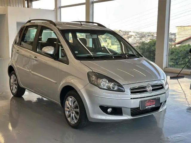 Carro Fiat Idea 2014 Attractive 1.4 8V (Flex)