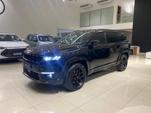 Carro Jeep Commander 2025 Blackhawk 2.0 Hurricane