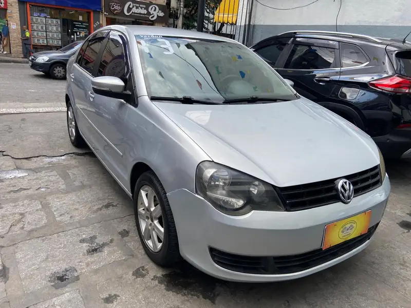 Volkswagen Polo Sedan 1.6 8V (Flex)