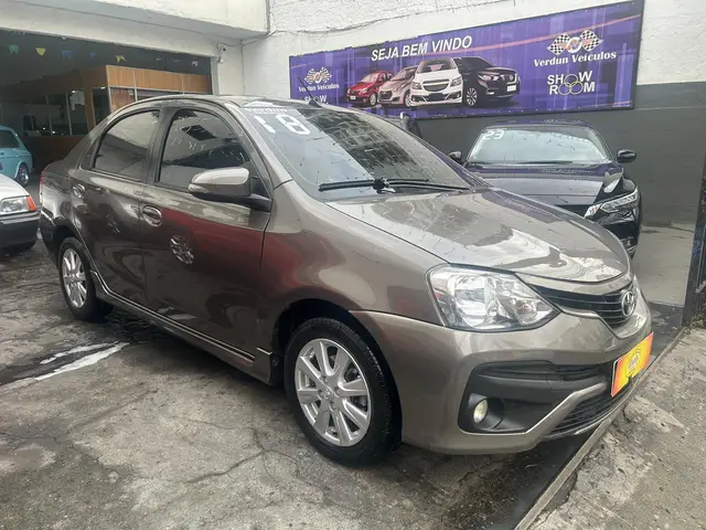 Carro Toyota Etios Sedan 2018 XLS 1.5 (Aut) (Flex)